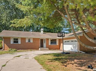 109 N 3rd St, Colona, IL 61241