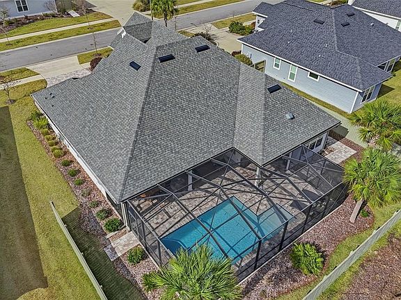 4th image of 951 SW 120th Dr