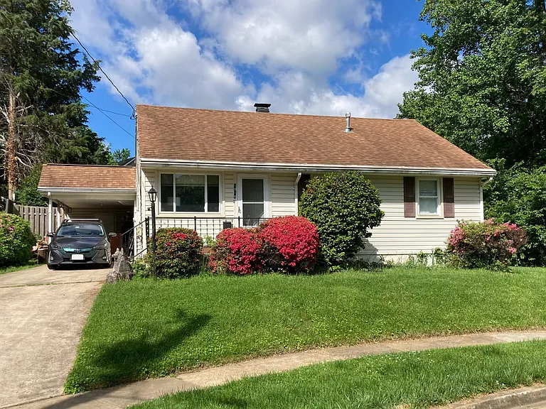 1914 Storm Dr — Photo 3