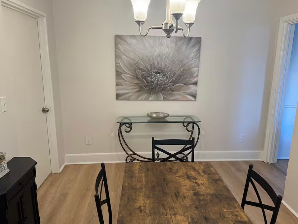 Dining room/office space