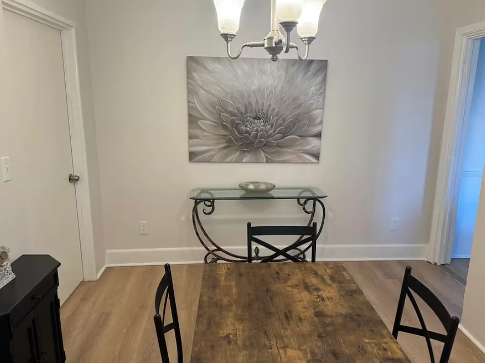 1807 Mary St #2