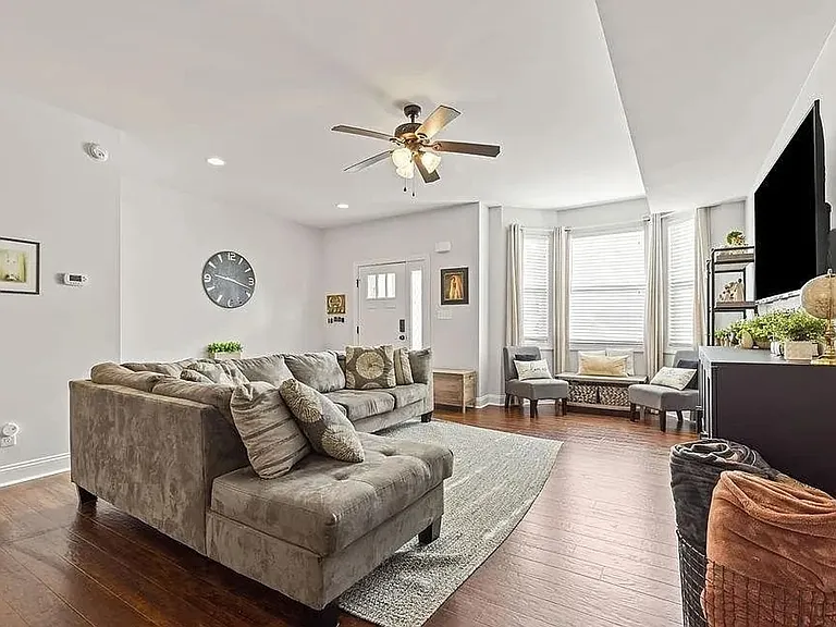 127 Portico St — Photo 2