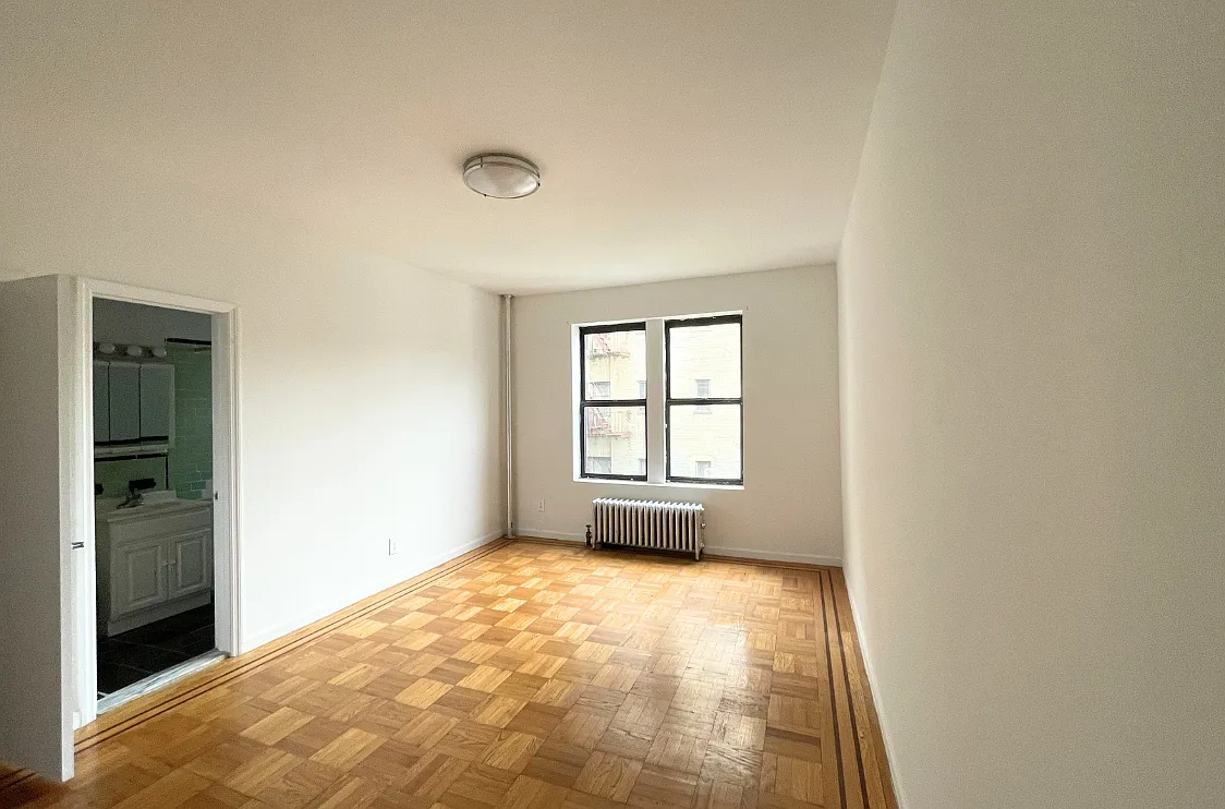 815 East 14th Street — Photo 1