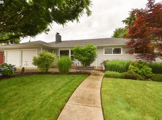 2618 Manor Dr, Springfield, OR 97477