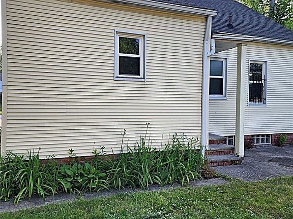 3rd image of 3789 Lee Heights Blvd