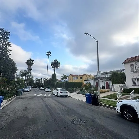 1046 S Citrus Ave — Photo 47