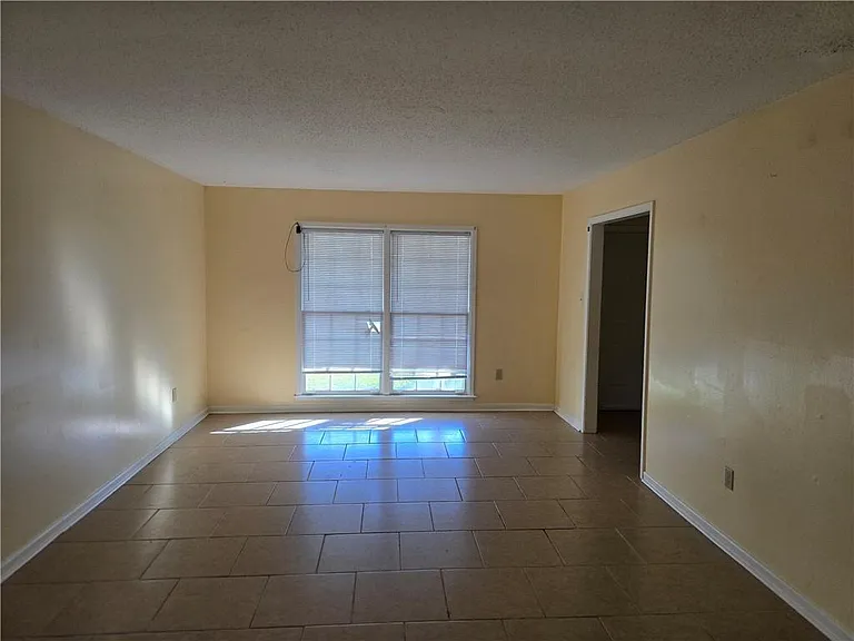 800 Oakwood Dr — Photo 15
