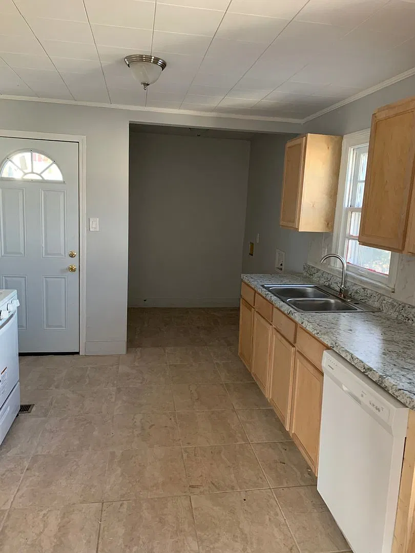 Newly renovated 3 Bedroom — Photo 4