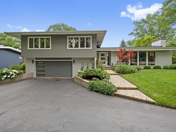 711 Elder Ct, Glencoe, IL 60022