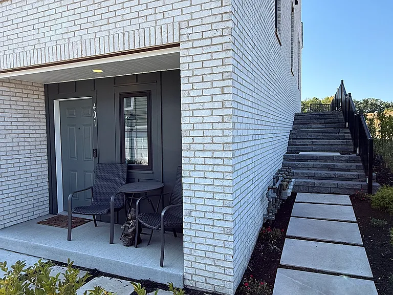 401 Cranford Way — Photo 27