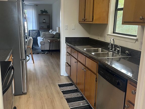 5th image of 320 Volanta Ave APT B3