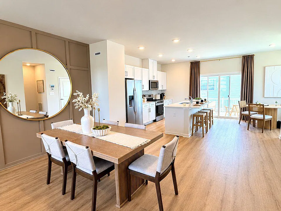 133 Essex Dr