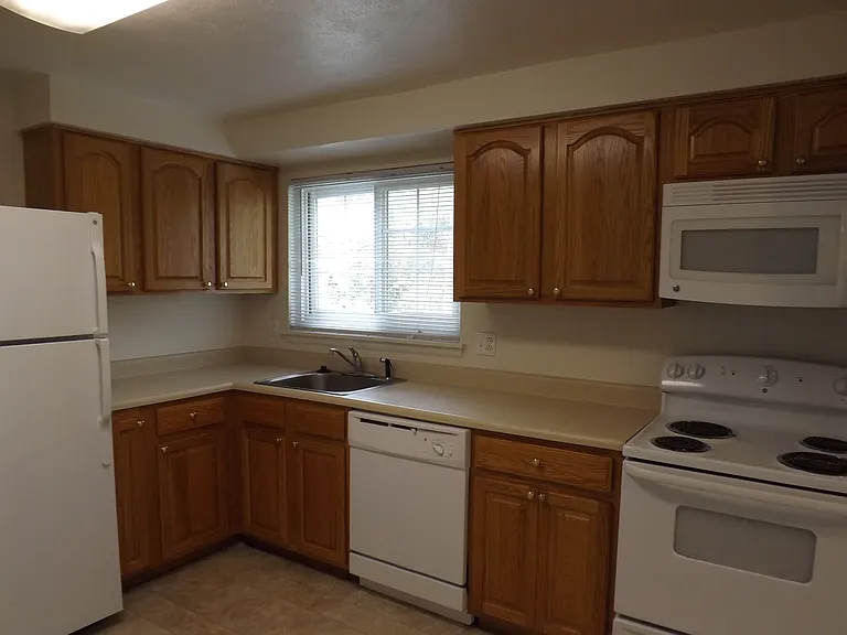 Westbrooke Commons Apartments and Townhomes — Photo 31
