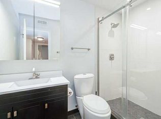 6177 Knoll Wood Rd APT 103, Willowbrook, IL 60527