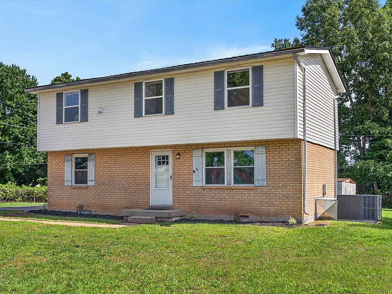 444 Appleton Dr — Photo 2