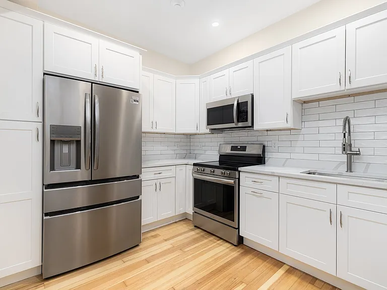 54 Sutton St #3 — Photo 9
