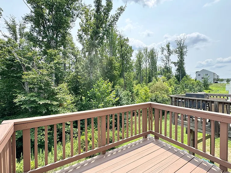 127 Streamview Dr — Photo 36