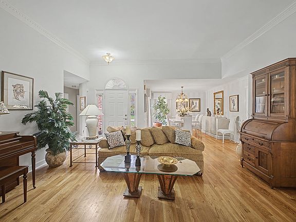 5th image of 5716 Chadwick Ln