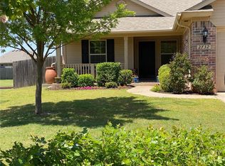 2732 Red Fish Rd, Norman, OK 73069