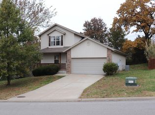 1217 W Robin St, Ozark, MO 65721