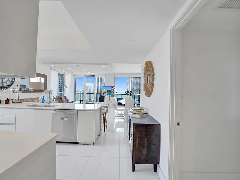 2600 E Hallandale Beach Blvd #T1902 — Photo 45