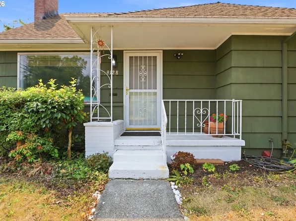 9128 SE Market St, Portland, OR 97216