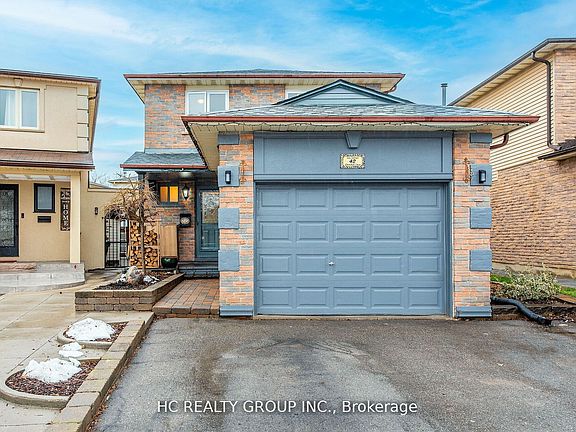 2nd image of 42 Greenbelt Cres