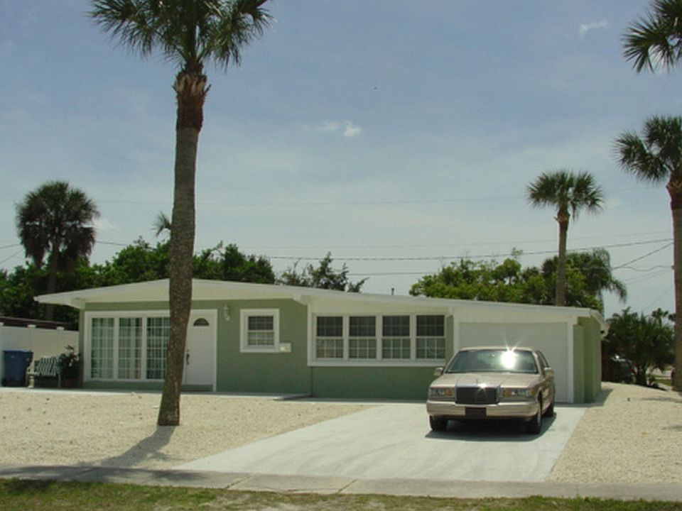 1st image of 120 Longwood Dr