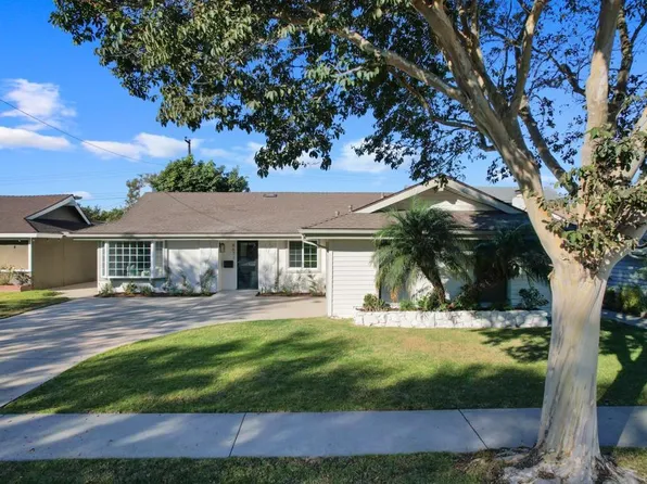 5671 Littler Dr, Huntington Beach, CA 92649