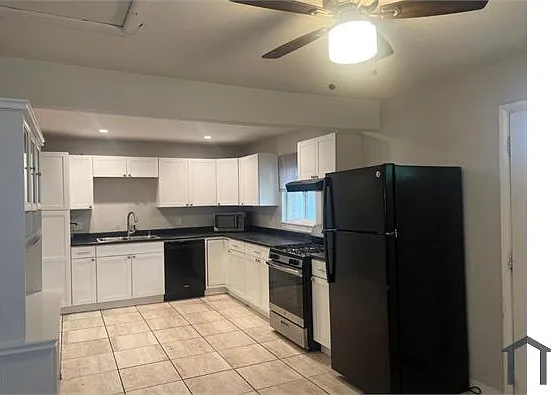 3 bed, 1300 sqft, $1,799 — Photo 1