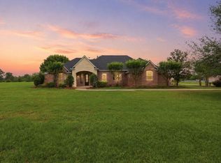 500 Burwell Rd, Highlands, TX 77562