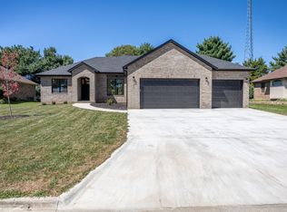537 Thunderbird Dr, Rogersville, MO 65742