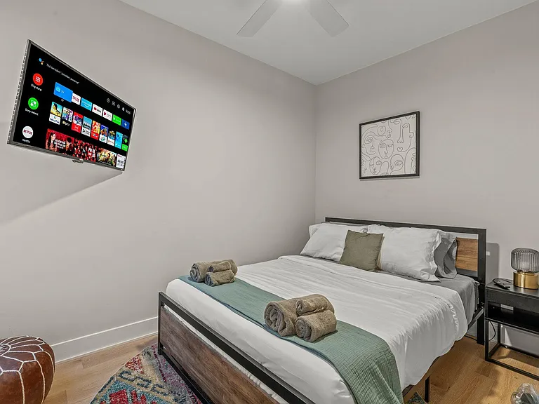 147 E Allen St — Photo 25