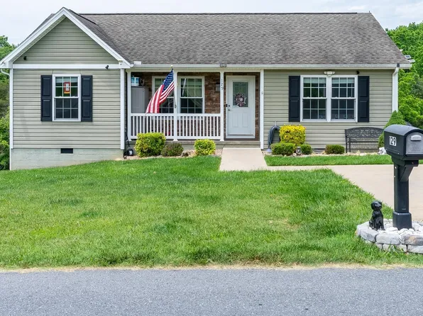 129 Thoroughbred Cir, Lexington, VA 24450