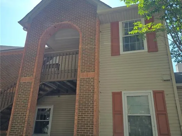 989 Gas Light Ln, Virginia Beach, VA 23462