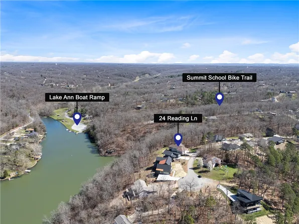 24 Reading Ln, Bella Vista, AR 72714