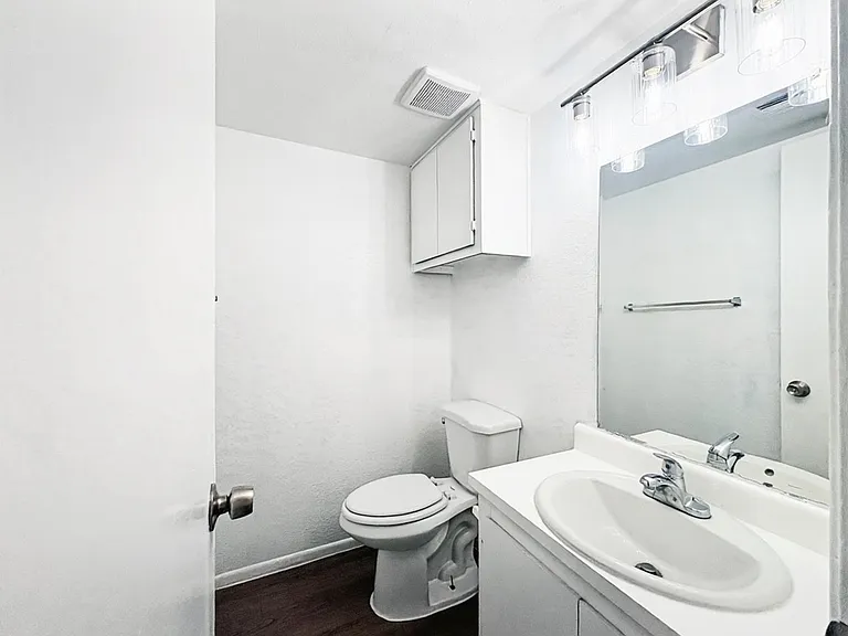 13020 N 21st Pl — Photo 15