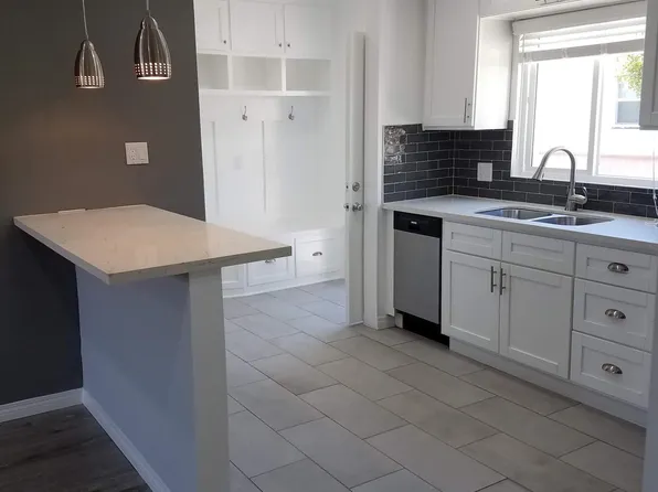 1068 W 12th St, San Pedro, CA 90731