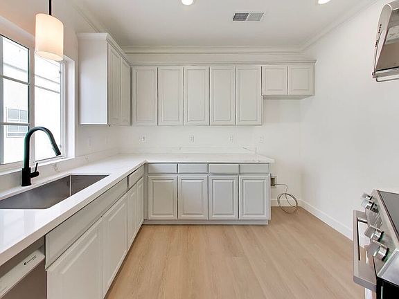 2nd image of 568 Glenwood Ave #6