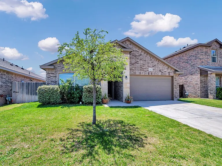 7017 Kate Reed Dr — Photo 2
