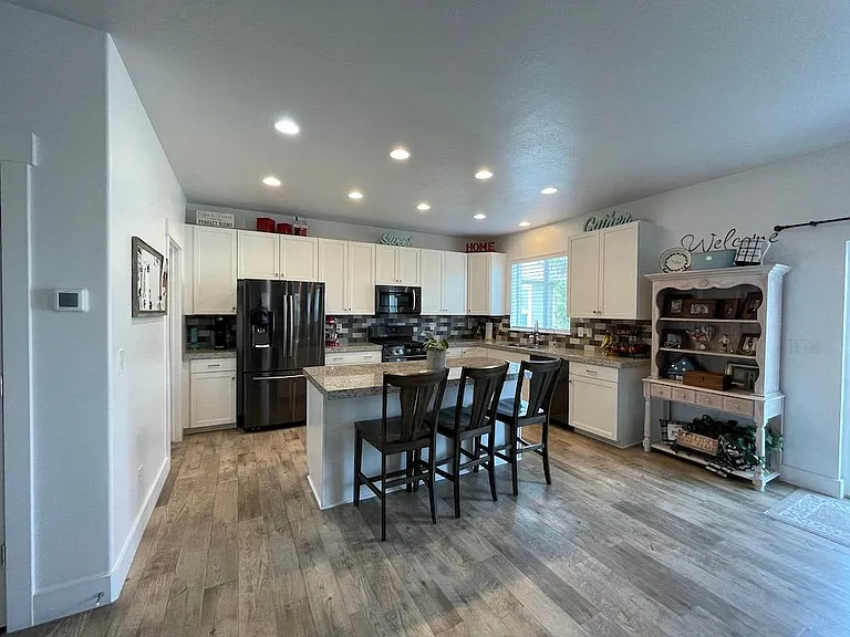 7868 S Grantown Ct — Photo 2
