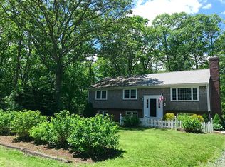 17 Whites Ln, Cotuit, MA 02635