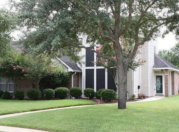 2nd image of 105 Wade Dr