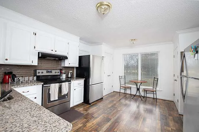 Pine Island Dr — Photo 4
