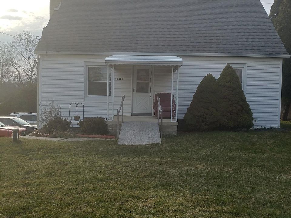 1st image of 45382 W Park Dr