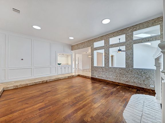 5th image of 120 Carnoustie Dr