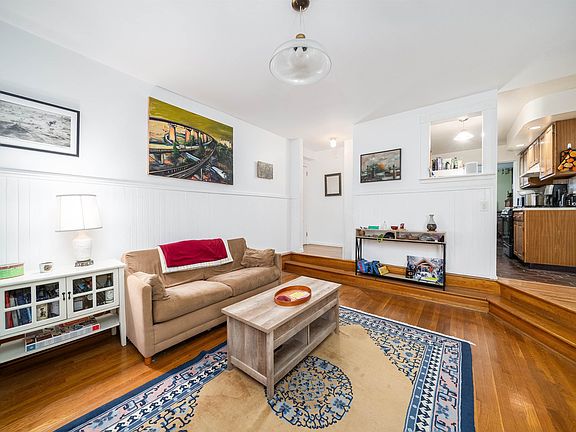 2nd image of 446 Jersey Ave #1