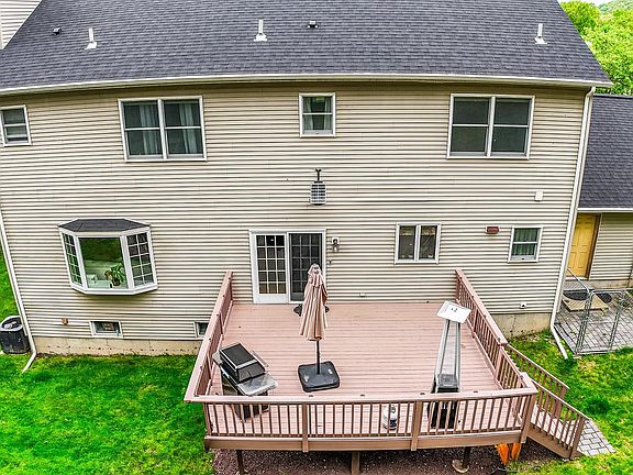 3rd image of 29 John F Kennedy Drive