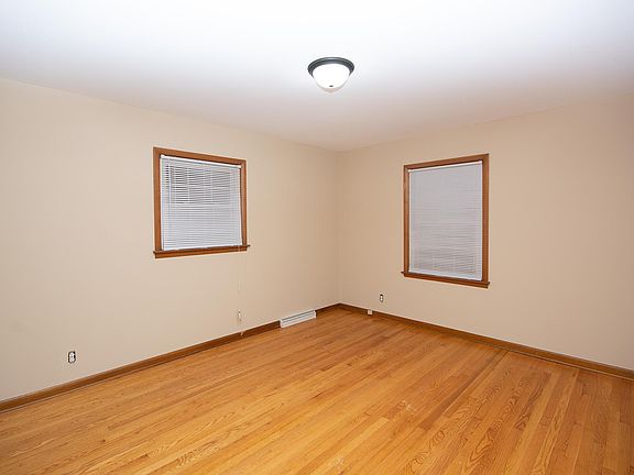 3rd image of 211 Glendale Ave