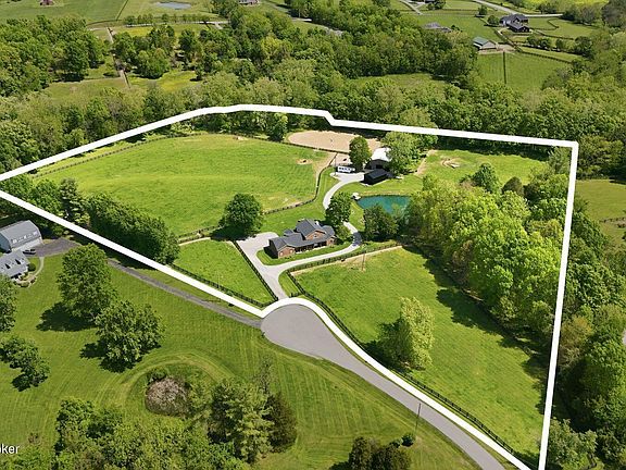3rd image of 1701 Acorn Ln